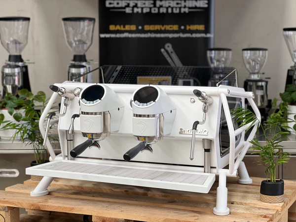 اسپرسوساز سن رمو ریسر,Sanremo Café Racer Full White,خرید اسپرسوساز حرفهای,اسپرسو ماشین کافه ریسر,دستگاه قهوهساز سن رمو,اسپرسوساز چند بویلره حرفهای,دستگاه اسپرسو سان رمو,قیمت اسپرسوساز Sanremo,دستگاه اسپرسوساز مسابقاتی,دستگاه اسپرسوساز برای کافه